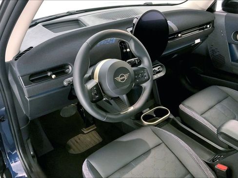 Certified 2025 MINI Cooper S image 21