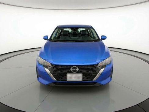 Used 2025 Nissan Sentra SV image 2