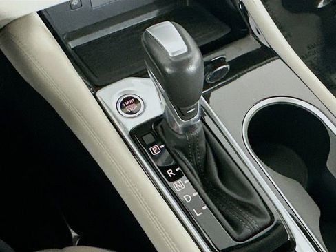 Used 2023 Nissan Altima 2.5 SV w/ SV Premium Package image 18