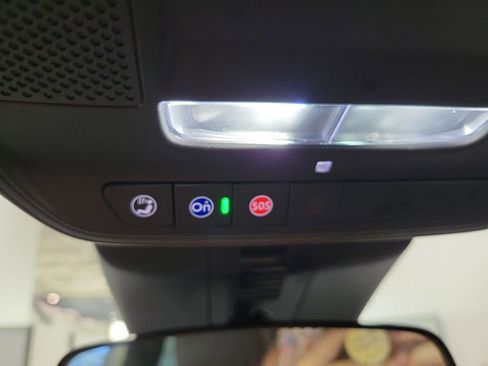 Used 2024 Chevrolet Traverse LT image 71