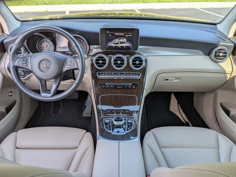 Used 2019 Mercedes-Benz GLC 300 image 31