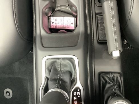 New 2025 Jeep Gladiator Rubicon w/ Convenience Group image 13