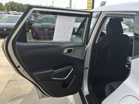Used 2021 Kia Soul LX FWD image 31
