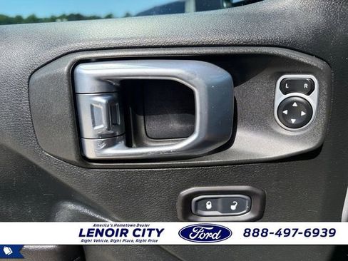 Used 2018 Jeep Wrangler Unlimited Sport S AWD/4WD image 18