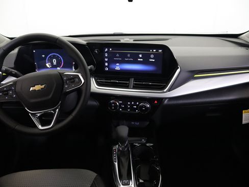 New 2026 Chevrolet Trax LT w/ Driver Confidence Package FWD image 16