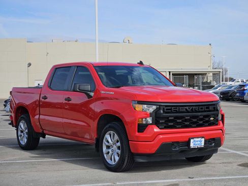 Used 2022 Chevrolet Silverado 1500 Custom image 3