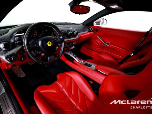Used 2016 Ferrari F12 Berlinetta RWD image 11
