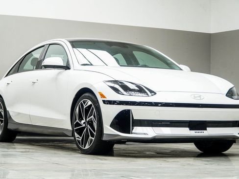 Used 2024 Hyundai Ioniq 6 Limited image 4