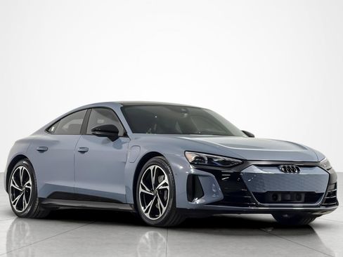 Used 2024 Audi e-tron GT Prestige image 7