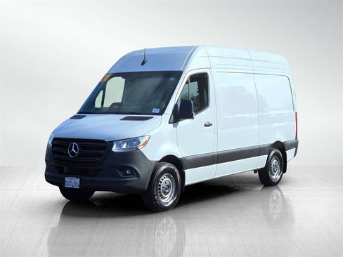 Used 2025 Mercedes-Benz Sprinter 2500 image 8