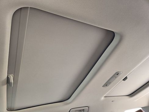 Used 2017 GMC Acadia SLT image 21