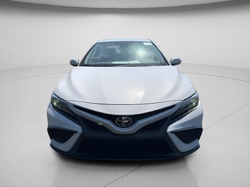 Used 2023 Toyota Camry SE w/ Convenience Package FWD image 3