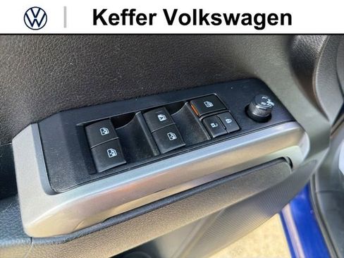 Used 2022 Toyota Tacoma SR5 RWD image 15