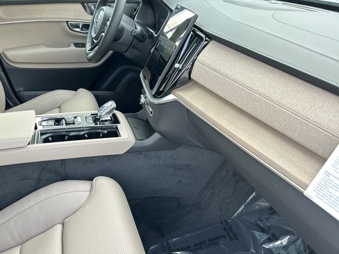 New 2026 Volvo XC90 B6 Ultra image 13