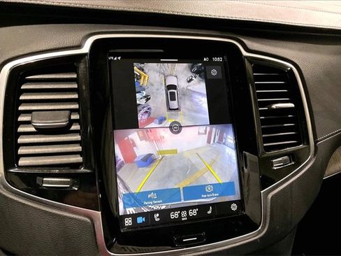 Certified 2024 Volvo XC90 B6 Ultimate w/ Lounge Package image 22