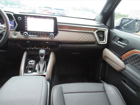 Used 2024 GMC Canyon Denali w/ LPO, Denali Black Edition image 15