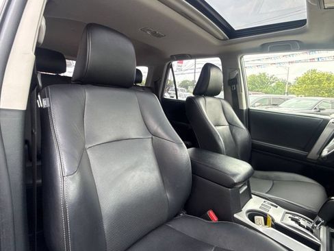 Used 2015 Toyota 4Runner Limited w/ Four Season Floor Mat Package AWD/4WD image 19