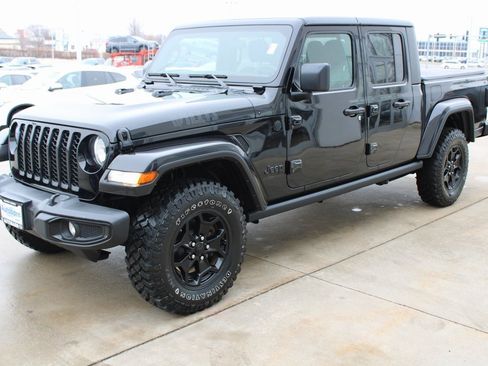 Used 2021 Jeep Gladiator Willys image 3