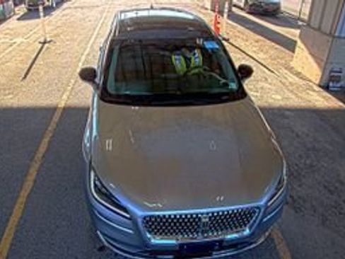 Used 2022 Lincoln Corsair AWD w/ Premium Package image 2