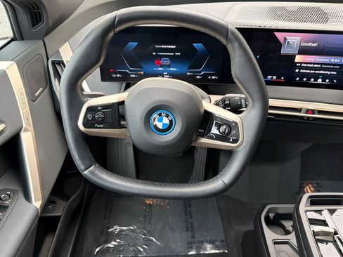 Certified 2025 BMW iX xDrive50 w/ Premium Package AWD/4WD image 18