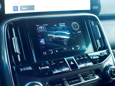 Used 2023 Lexus LX 600 4WD w/ Interior Upgrade Package image 25