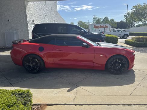 Used 2018 Chevrolet Camaro SS image 11