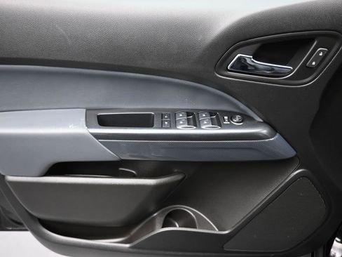 Used 2020 Chevrolet Colorado Z71 w/ Z71 Midnight Edition image 10