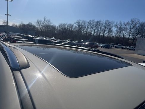 Used 2020 Chrysler Pacifica Limited image 8