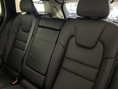 Used 2021 Volvo V60 T5 Cross Country image 25