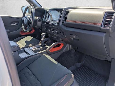 Used 2022 Nissan Frontier PRO-4X w/ Technology Package AWD/4WD image 19