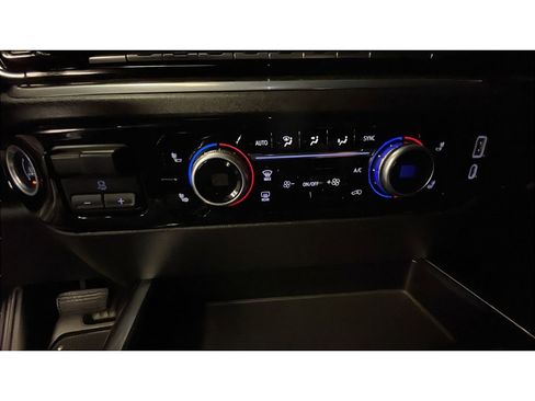 Used 2022 GMC Sierra 1500 Elevation w/ Elevation Premium Package image 12