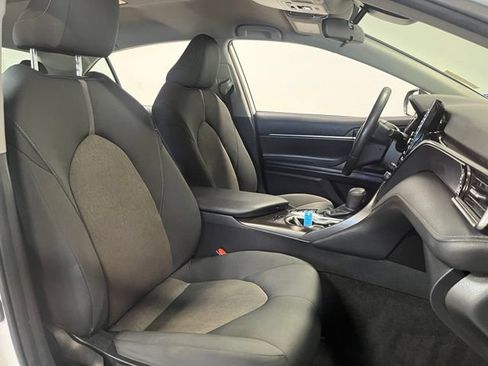 Used 2022 Toyota Camry LE w/ Cold Weather Package FWD image 10