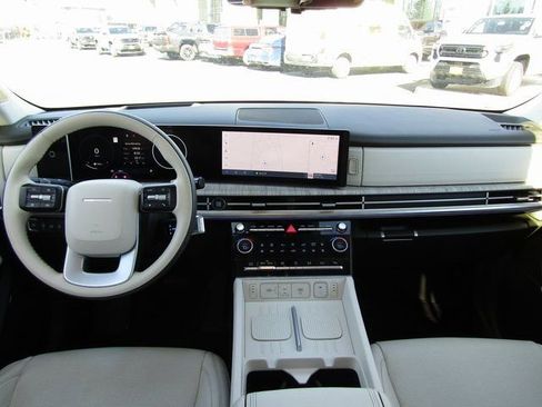 Used 2025 Hyundai Santa Fe Calligraphy image 10