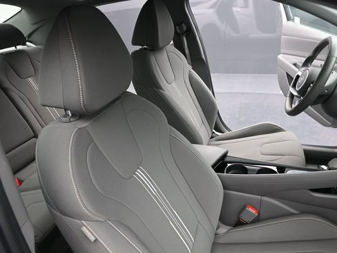 Certified 2024 Hyundai Elantra SEL w/ Convenience Package image 19