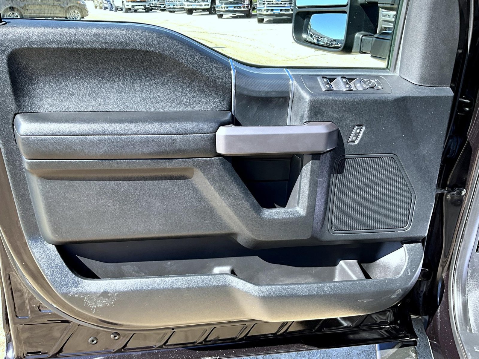 Used 2020 Ford F150 XLT w/ Equipment Group 302A Luxury AWD/4WD image 12