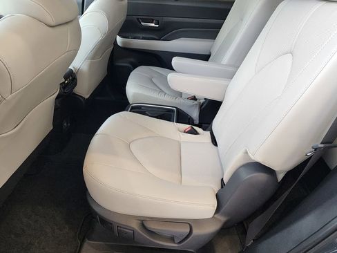 Used 2026 Toyota Grand Highlander AWD image 10