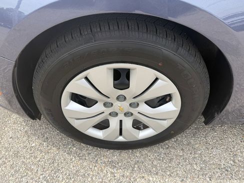 Used 2014 Chevrolet Cruze LS FWD image 10