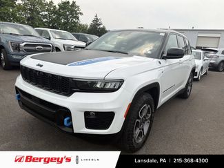 Used 2022 Jeep Grand Cherokee Trailhawk w/ Luxury Tech Group III AWD/4WD video 1