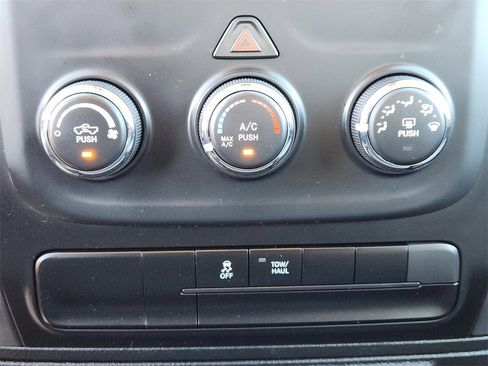 Used 2024 RAM 1500 Classic SLT image 21