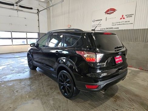 Used 2017 Ford Escape Titanium image 5