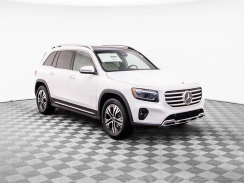 New 2025 Mercedes-Benz GLB 250 4MATIC image 7