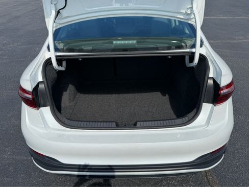 Used 2023 Volkswagen Jetta SE FWD image 7