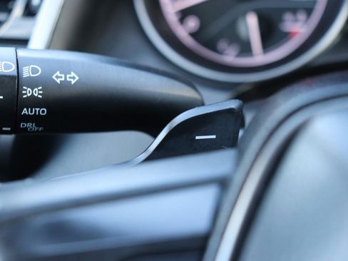 Used 2024 Toyota Camry SE image 25