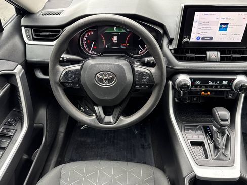 Used 2024 Toyota RAV4 XLE FWD image 15