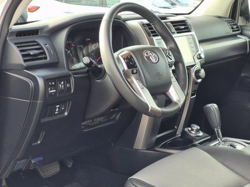 Used 2022 Toyota 4Runner SR5 Premium image 10