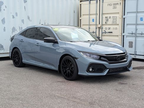 Used 2018 Honda Civic EX image 2