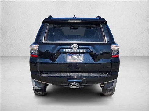 Used 2020 Toyota 4Runner SR5 Premium image 5