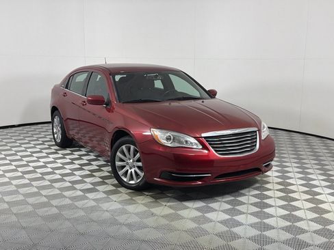 Used 2013 Chrysler 200 Touring FWD image 2