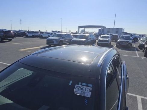 Used 2025 Cadillac XT5 Premium Luxury image 2