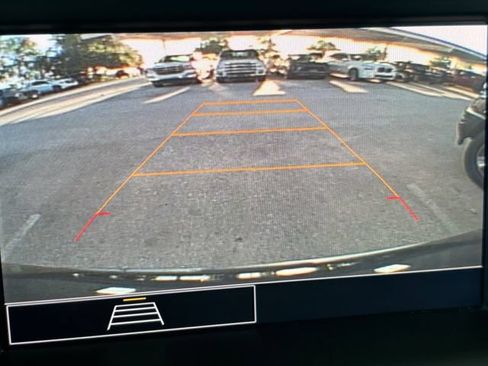 Used 2024 GMC Terrain SLE FWD image 11